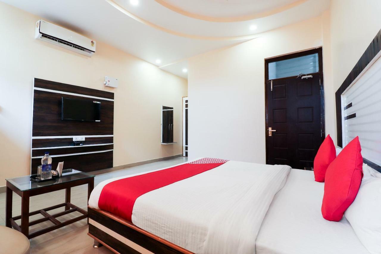 Oyo 39959 Hotel Bandhan Bahraich エクステリア 写真