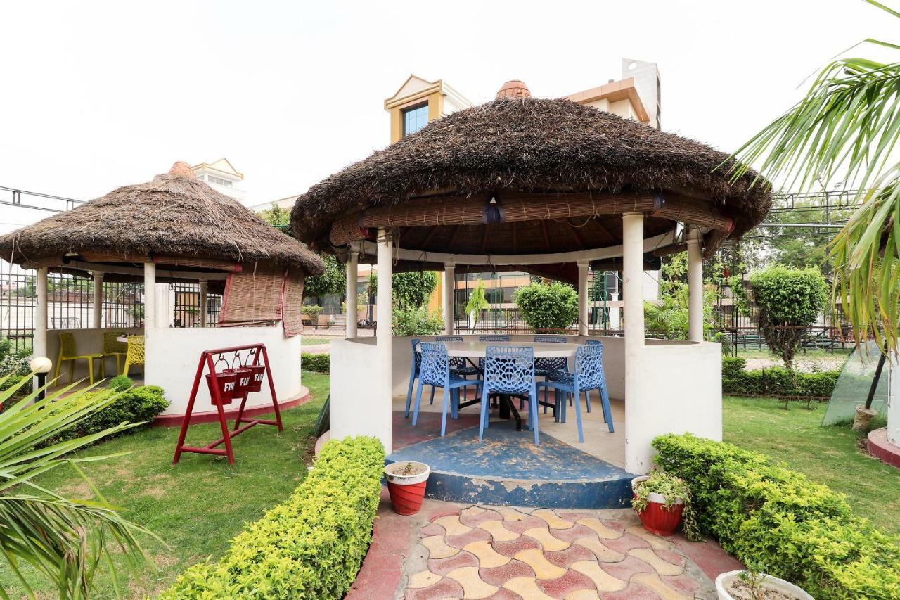 Oyo 39959 Hotel Bandhan Bahraich エクステリア 写真